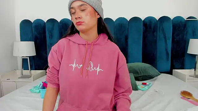 EmilyHanks  online show from 11/14/25, 11:19