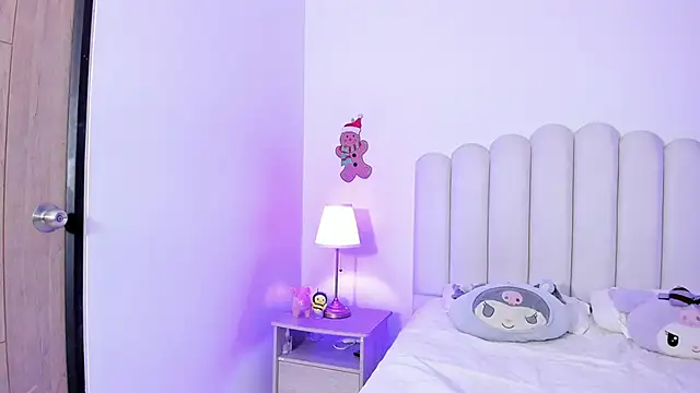 SofieBunnie online show from 12/16/25, 10:14