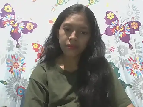 Snapshot of preggymom19 chatting on 10/14/25, 02:45 preggymom19 online show from 10/14/25, 02:45