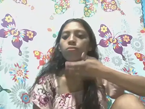 Snapshot of preggymom19 chatting on 10/03/25, 02:48 preggymom19 online show from 10/03/25, 02:48