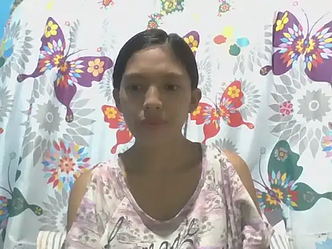 Snapshot of preggymom19 chatting on 09/19/25, 03:32 preggymom19 online show from 09/19/25, 03:32