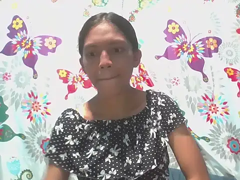 Snapshot of preggymom19 chatting on 10/05/25, 02:13 preggymom19 online show from 10/05/25, 02:13