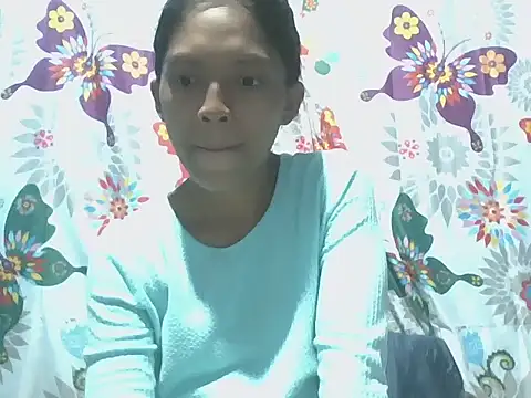 Snapshot of preggymom19 chatting on 10/08/25, 02:13 preggymom19 online show from 10/08/25, 02:13