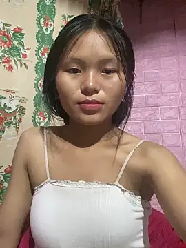 Snapshot of milo_bae chatting on 10/07/25, 11:28 milo bae online show from 10/07/25, 11:28