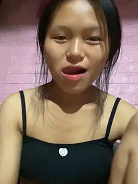 Snapshot of milo_bae chatting on 11/15/25, 09:13 milo bae online show from 11/15/25, 09:13