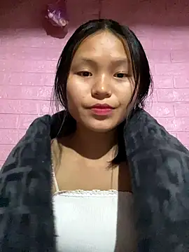 Snapshot of milo_bae chatting on 11/19/25, 02:33 milo bae online show from 11/19/25, 02:33