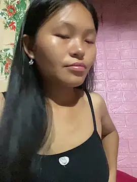 Snapshot of milo_bae chatting on 10/10/25, 10:43 milo bae online show from 10/10/25, 10:43