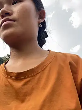 milo bae online show from 03/29/26, 09:22