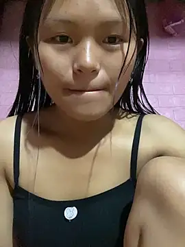 Snapshot of milo_bae chatting on 11/11/25, 01:00 milo bae online show from 11/11/25, 01:00