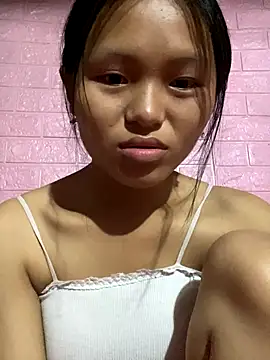 Snapshot of milo_bae chatting on 10/22/25, 01:27 milo bae online show from 10/22/25, 01:27