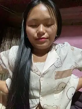 Snapshot of milo_bae chatting on 12/19/25, 03:32 milo bae online show from 12/19/25, 03:32