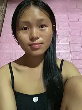 Snapshot of milo_bae chatting on 10/18/25, 11:18 milo bae online show from 10/18/25, 11:18