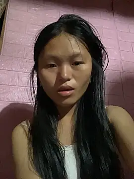 Snapshot of milo_bae chatting on 10/25/25, 10:32 milo bae online show from 10/25/25, 10:32