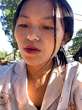 Snapshot of milo_bae chatting on 11/28/25, 01:39 milo bae online show from 11/28/25, 01:39