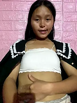 Snapshot of milo_bae chatting on 10/24/25, 01:59 milo bae online show from 10/24/25, 01:59