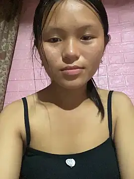 Snapshot of milo_bae chatting on 10/18/25, 01:51 milo bae online show from 10/18/25, 01:51