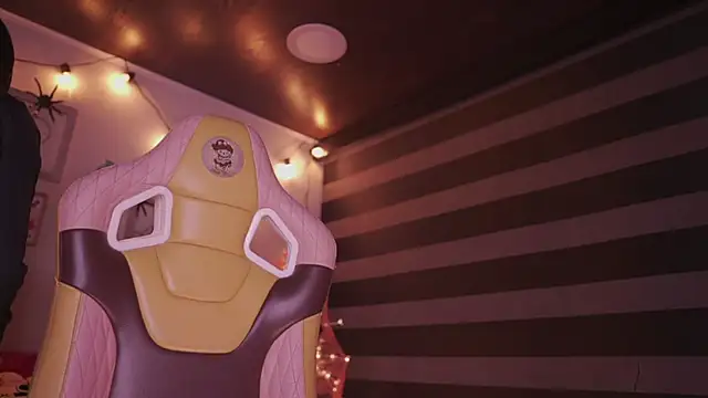 Lana Dreams  online show from 10/29/25, 11:25