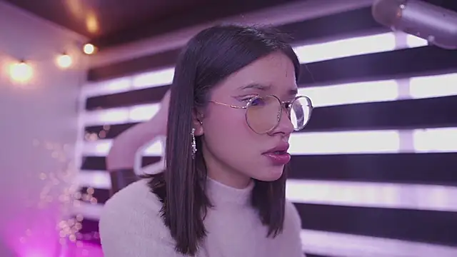 Lana Dreams  online show from 11/24/25, 09:15