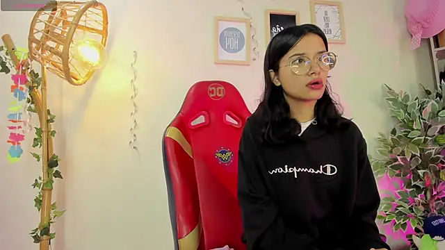 Lana Dreams  online show from 09/18/25, 01:36