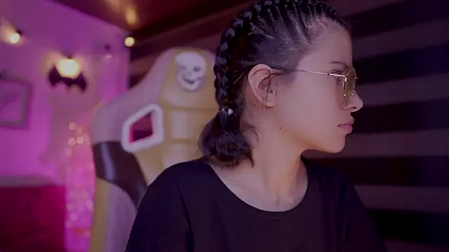 Lana Dreams  online show from 10/11/25, 12:11