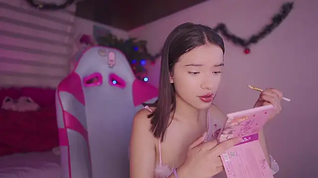 Lana Dreams  online show from 12/19/25, 01:09