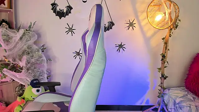 Lana Dreams  online show from 10/28/25, 12:00