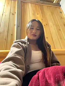 Snapshot of phungtiti chatting on 11/29/25, 02:39 phungtiti online show from 11/29/25, 02:39