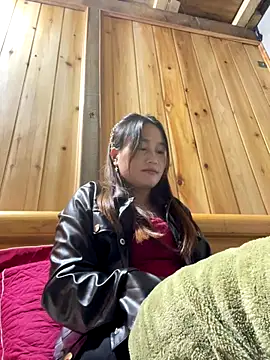 Snapshot of phungtiti chatting on 12/01/25, 03:24 phungtiti online show from 12/01/25, 03:24