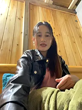 Snapshot of phungtiti chatting on 11/21/25, 01:32 phungtiti online show from 11/21/25, 01:32