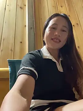 Snapshot of phungtiti chatting on 11/10/25, 05:45 phungtiti online show from 11/10/25, 05:45