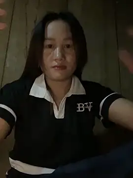 Snapshot of phungtiti chatting on 10/27/25, 05:36 phungtiti online show from 10/27/25, 05:36