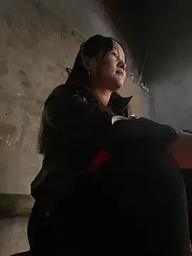 phungtiti online show from 12/21/25, 12:57