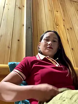 Snapshot of phungtiti chatting on 11/03/25, 02:06 phungtiti online show from 11/03/25, 02:06