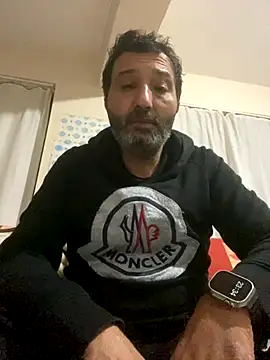 Snapshot of abs1088 chatting on 11/07/25, 08:35 abs1088 online show from 11/07/25, 08:35