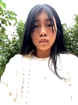 Snapshot of EmLy02 chatting on 10/30/25, 11:34 EmLy02 online show from 10/30/25, 11:34