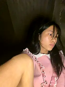 Snapshot of EmLy02 chatting on 09/30/25, 02:45 EmLy02 online show from 09/30/25, 02:45