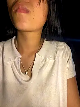 Snapshot of EmLy02 chatting on 11/09/25, 11:58 EmLy02 online show from 11/09/25, 11:58