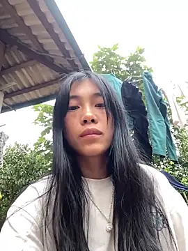 Snapshot of EmLy02 chatting on 10/30/25, 09:51 EmLy02 online show from 10/30/25, 09:51