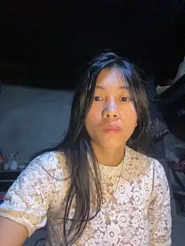 Snapshot of EmLy02 chatting on 10/21/25, 10:53 EmLy02 online show from 10/21/25, 10:53