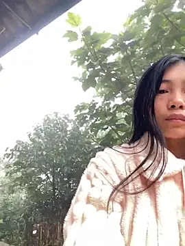 Snapshot of EmLy02 chatting on 10/25/25, 12:10 EmLy02 online show from 10/25/25, 12:10