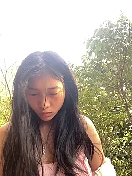 Snapshot of EmLy02 chatting on 10/27/25, 12:00 EmLy02 online show from 10/27/25, 12:00