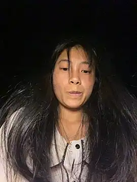 Snapshot of EmLy02 chatting on 10/09/25, 01:44 EmLy02 online show from 10/09/25, 01:44