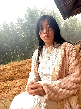 Snapshot of EmLy02 chatting on 11/02/25, 12:59 EmLy02 online show from 11/02/25, 12:59