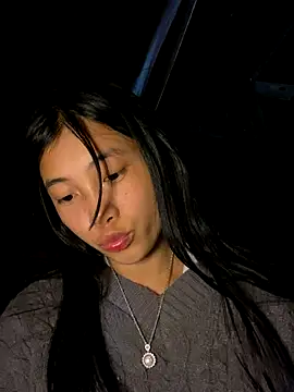 Snapshot of EmLy02 chatting on 11/03/25, 12:09 EmLy02 online show from 11/03/25, 12:09