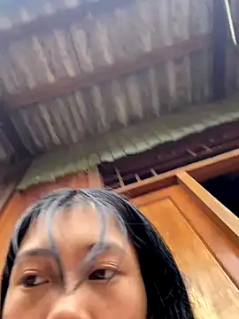 Snapshot of EmLy02 chatting on 10/04/25, 03:19 EmLy02 online show from 10/04/25, 03:19