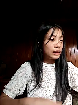 Snapshot of EmLy02 chatting on 09/28/25, 06:53 EmLy02 online show from 09/28/25, 06:53