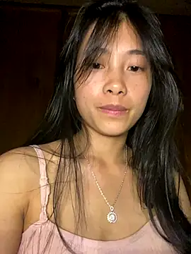 Snapshot of EmLy02 chatting on 10/17/25, 02:41 EmLy02 online show from 10/17/25, 02:41