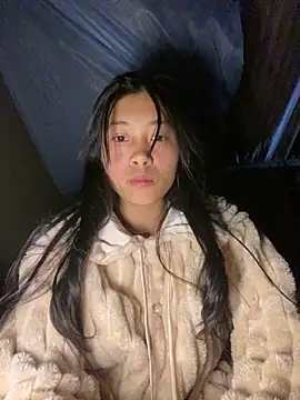 Snapshot of EmLy02 chatting on 11/28/25, 12:16 EmLy02 online show from 11/28/25, 12:16