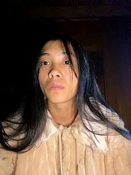 Snapshot of EmLy02 chatting on 11/11/25, 12:44 EmLy02 online show from 11/11/25, 12:44