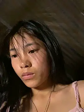 Snapshot of EmLy02 chatting on 10/05/25, 11:17 EmLy02 online show from 10/05/25, 11:17